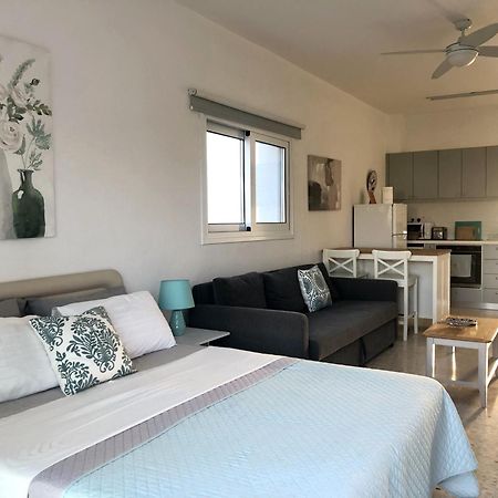 White House Studio With Sea View And Parking Полис Екстериор снимка