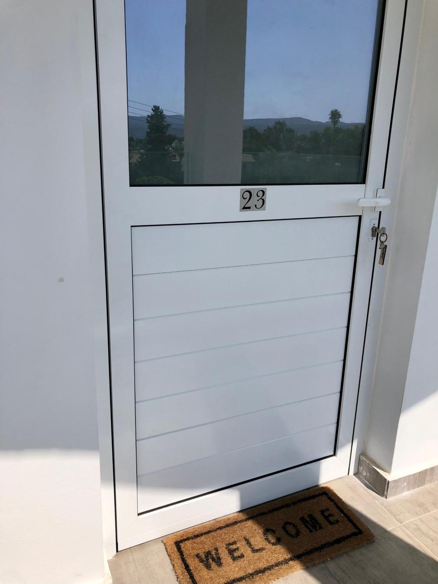 White House Studio With Sea View And Parking Полис Екстериор снимка